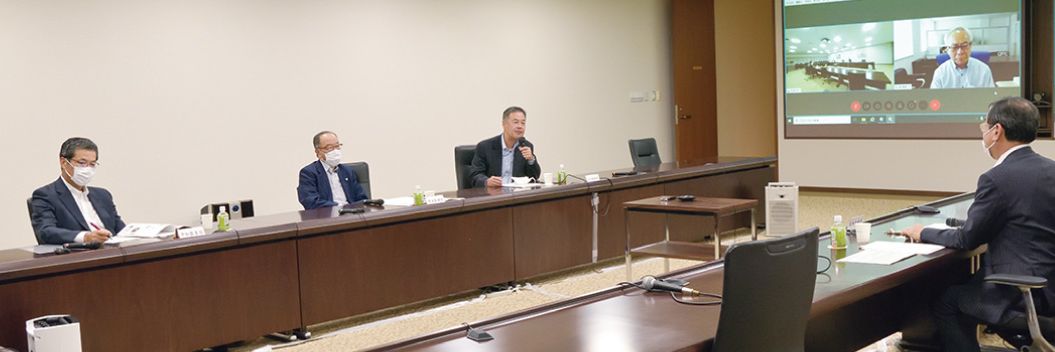 写真:座談会風景