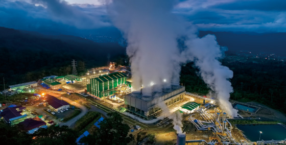 写真：ムアララボ地熱発電所