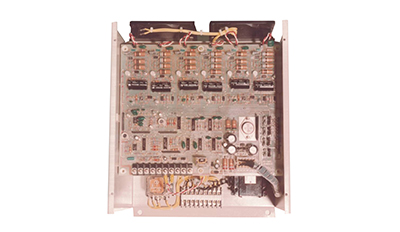 初代汎用インバータ 5kVA（1976年発売）