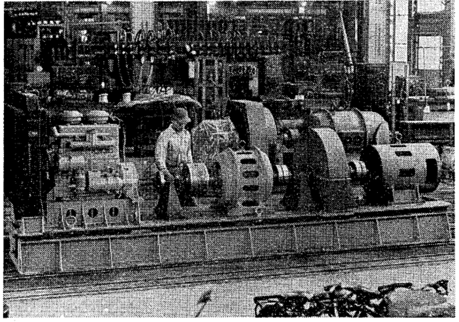 日本電信電話公社納入単相25kVA MSG式無停電電源装置。富士時報第29巻1号(1956年)より