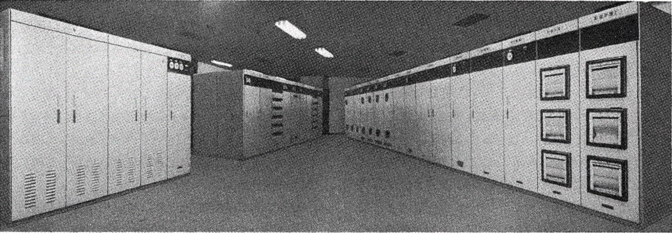 高信頼度CVCF電源装置。富士時報第49巻第12号(1976年)より