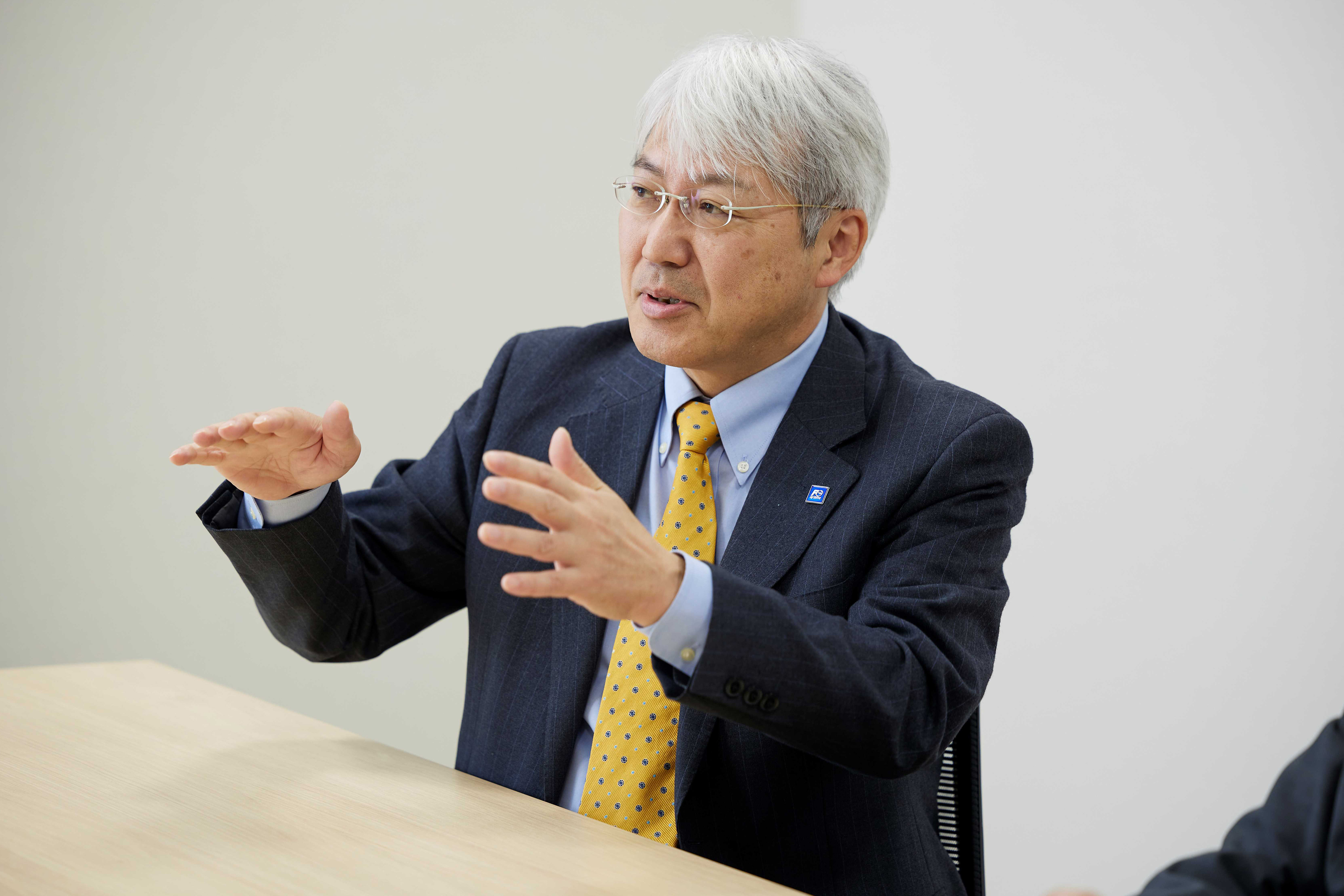 半導体事業本部 営業統括部 応用技術部 担当部長 宮下 秀仁