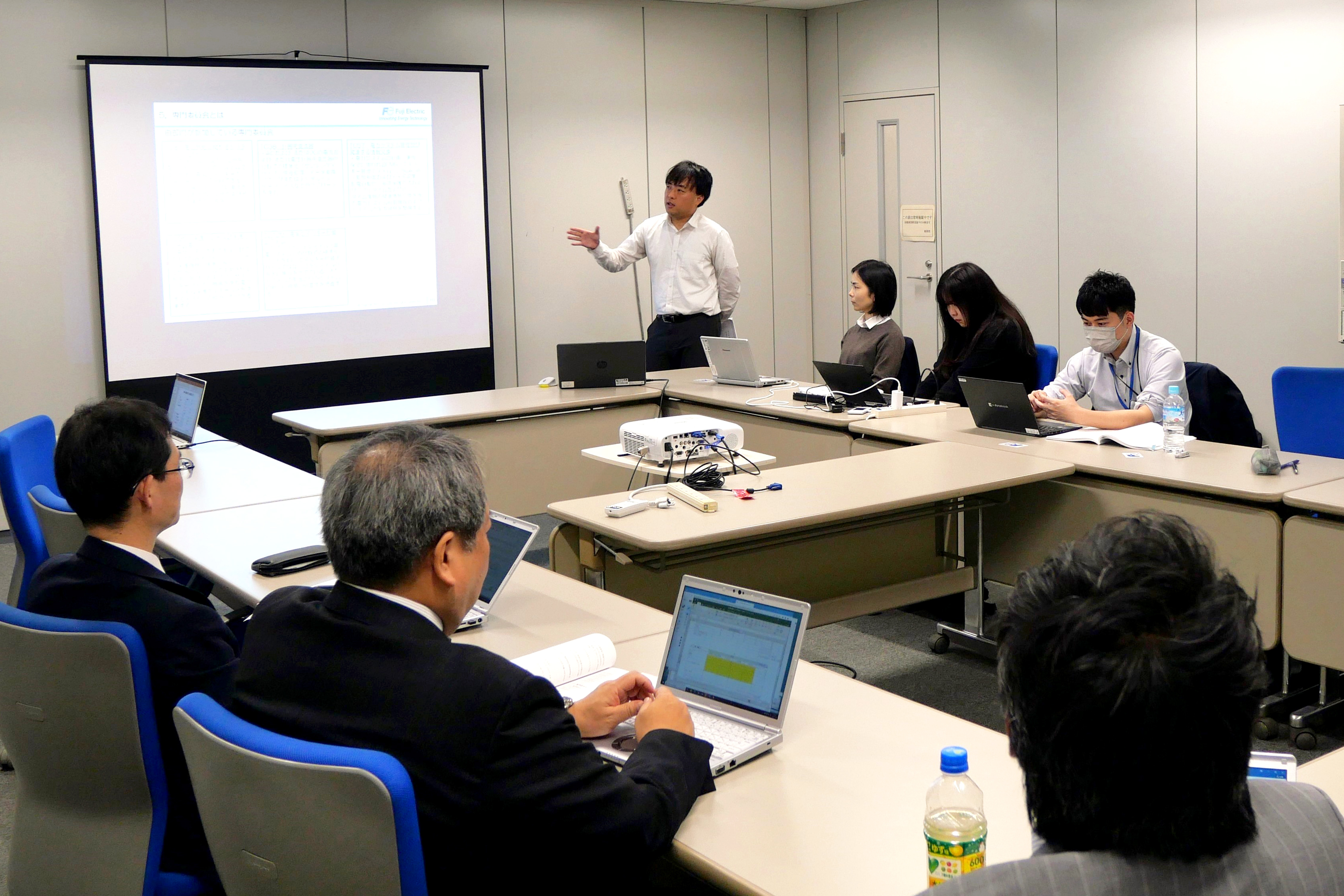 社内での若手人財育成プログラム(IBSP)の様子