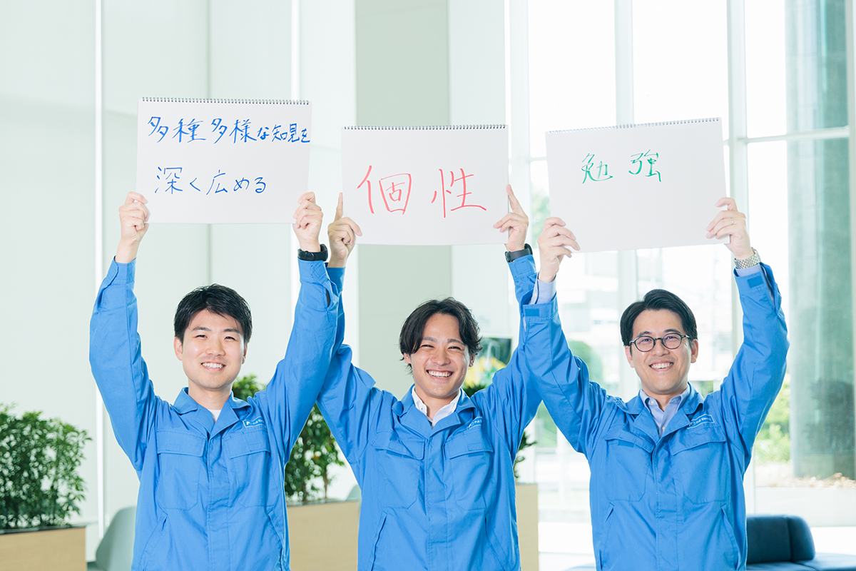 (左)佐藤、(中)渡来、(右)平方