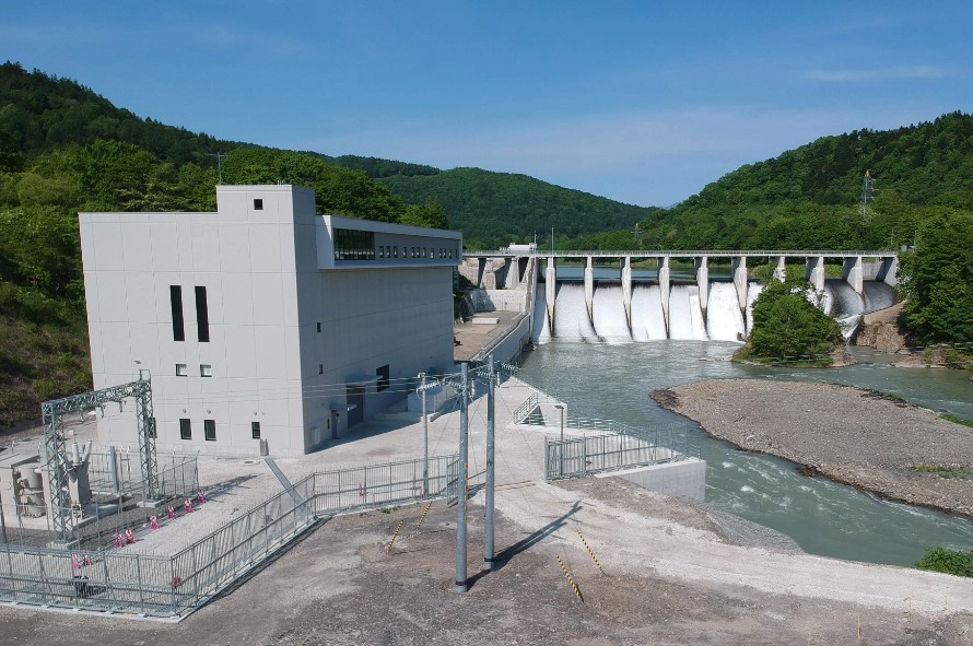 再エネの普及に貢献する富士電機の水力発電システム