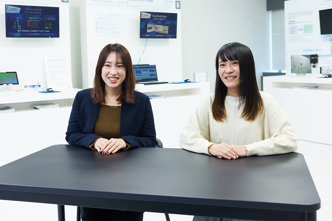 左:本田 ともみ、右:市原 知里