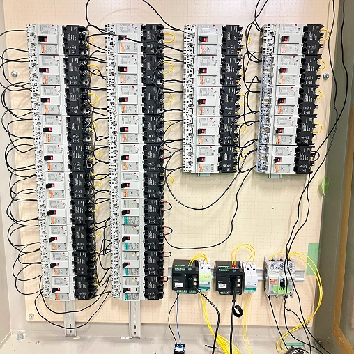 盤内無線接続の評価結果および電波強度の確認画面