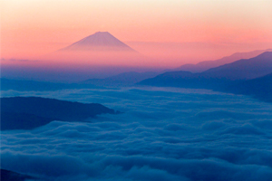 「高ボッチ高原」から望む雲海と富士山