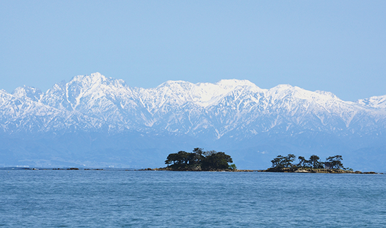 富山湾と立山連峰