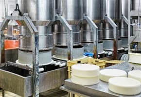 チーズ工場のプロセスオートメーションイメージ